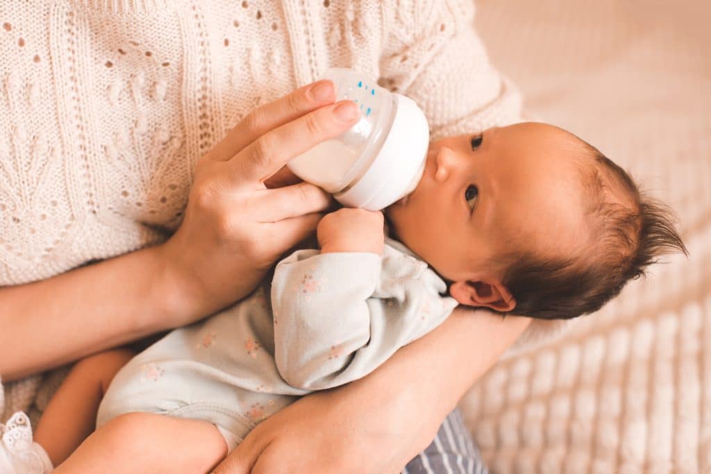 Técnicas de alimentación para prevenir el hipo en los bebés