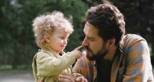 Maneras en las que los padres pueden apoyar emocionalmente a sus hijos