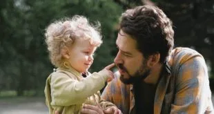 Maneras en las que los padres pueden apoyar emocionalmente a sus hijos